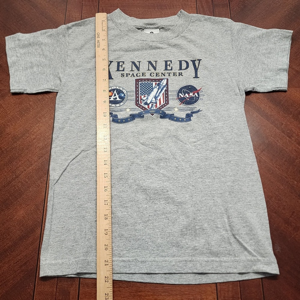 VTG 90s NASA T-Shirt Youth Size M 10-12 Kennedy Space Center Space Shuttle USA - Picture 7 of 7